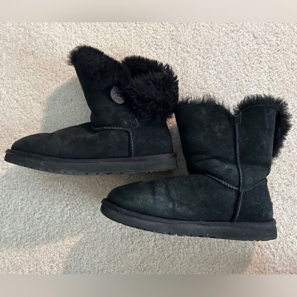 Ugg Bailey Button Short Boots, Black, 8M - Picture 4 of 10